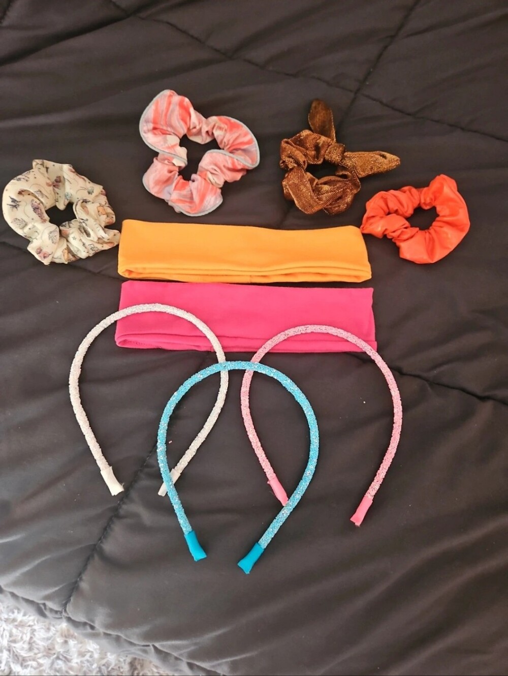 NWOT Hair Accessory Bundle Lot | 4 Scrunchies 2 Sport & 3 Glitter Headbands